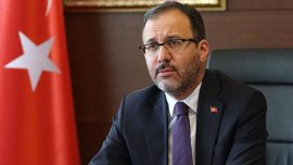 Bakan Kasapoğlu'ndan vefat eden Trabzonsporlu taraftar için taziye mesajı