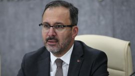 Bakan Kasapoğlu'ndan Fenerbahçe Safiport'a tebrik mesajı