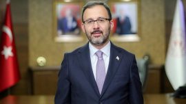 Bakan Kasapoğlu şampiyon ALG Spor'u kutladı