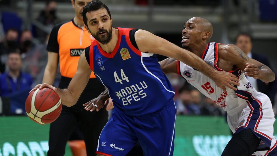 Anadolu Efes Krunoslav Simon’u onurlandıracak